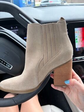 Marc Fisher LTD Suede Ankle Booties Taupe Block Heel Size 8M